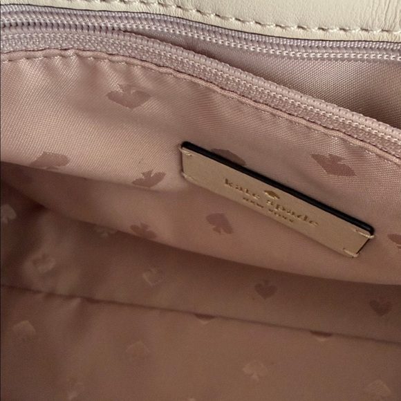 Kate Spade cream quilted turn key lock pleated sides shoulder/ crossbody - Picture 9 of 12